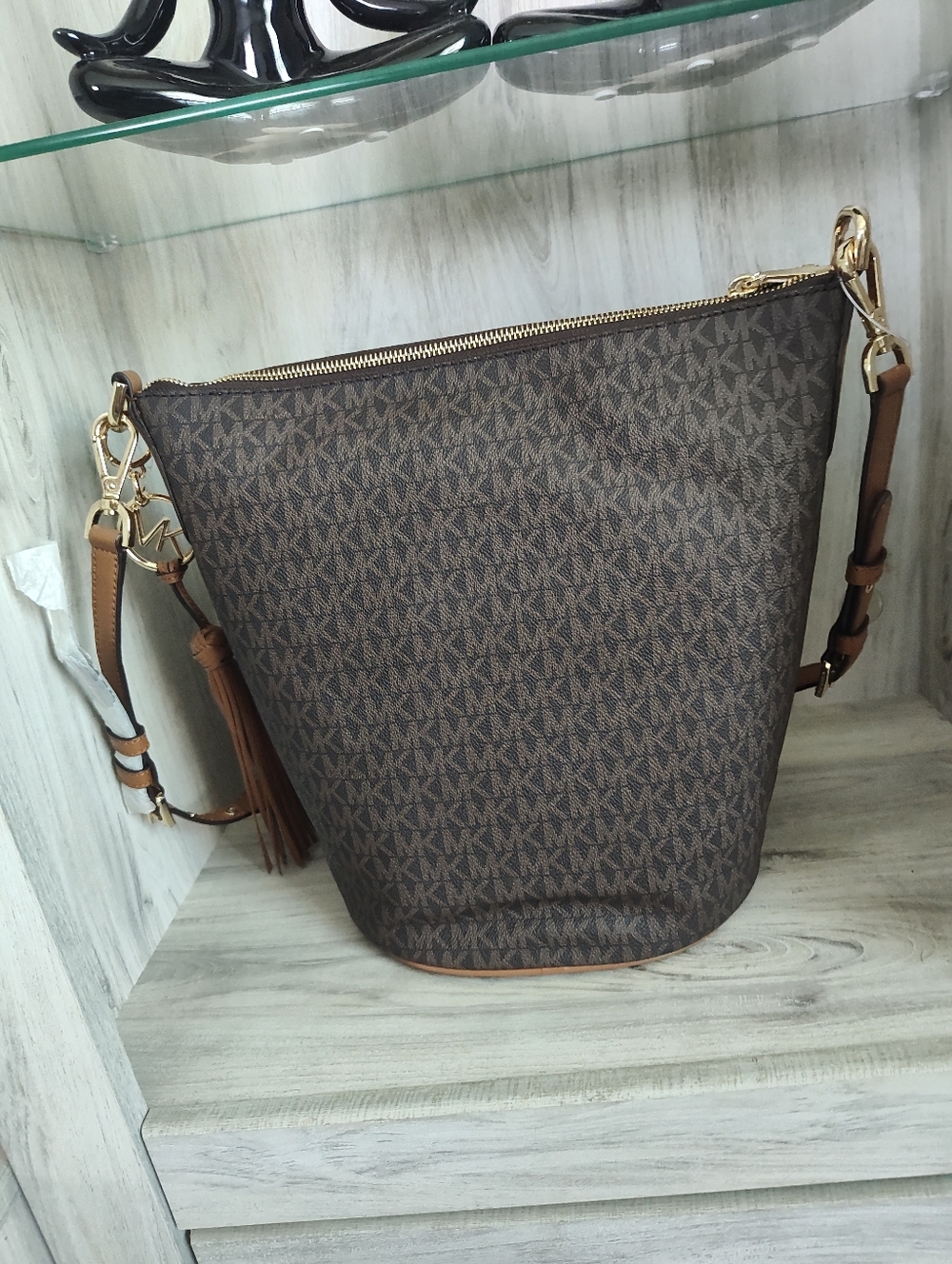 Michael Kors Brown Signature Monogram Bucket Bag New With Tags - Picture 3 of 7
